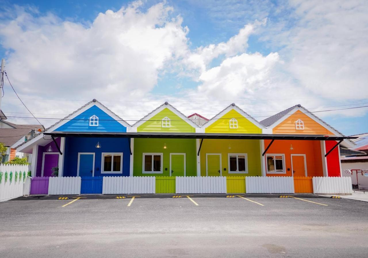 Auranad Tinyhouse Bandar Tanah Merah Wifi Netflix Экстерьер фото