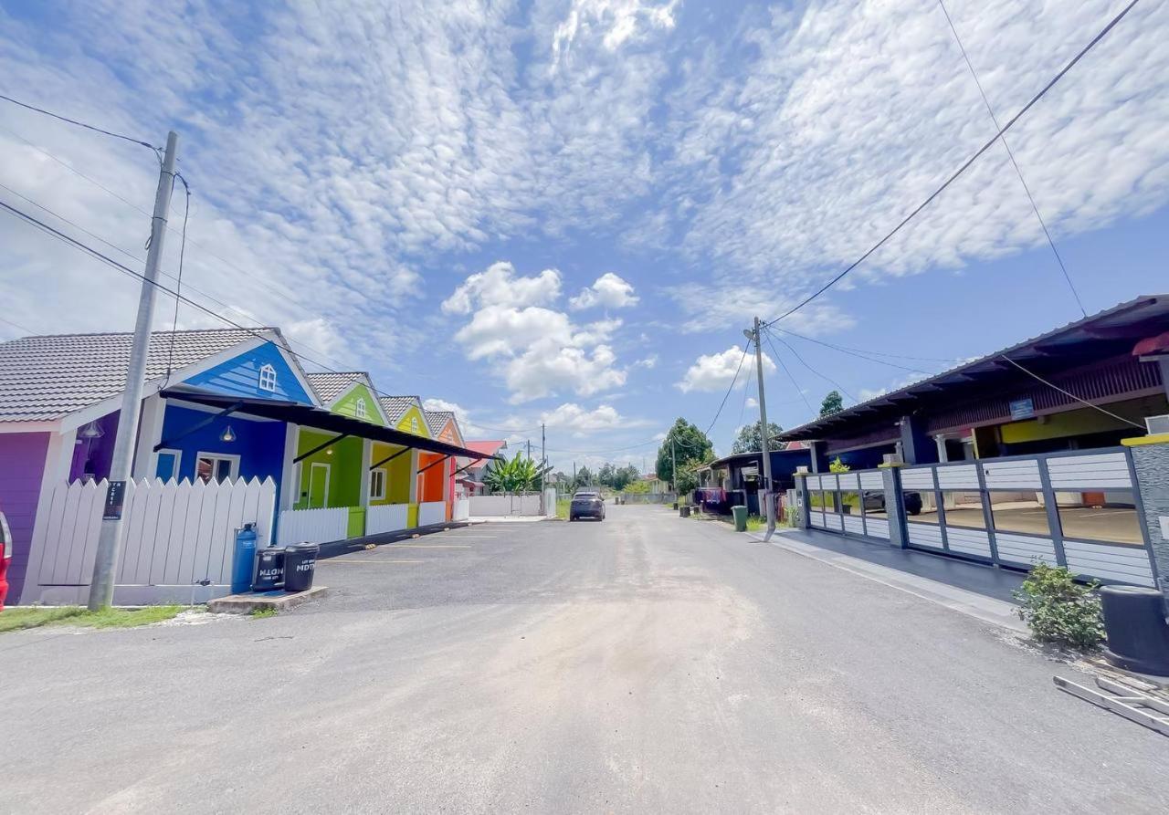 Auranad Tinyhouse Bandar Tanah Merah Wifi Netflix Экстерьер фото
