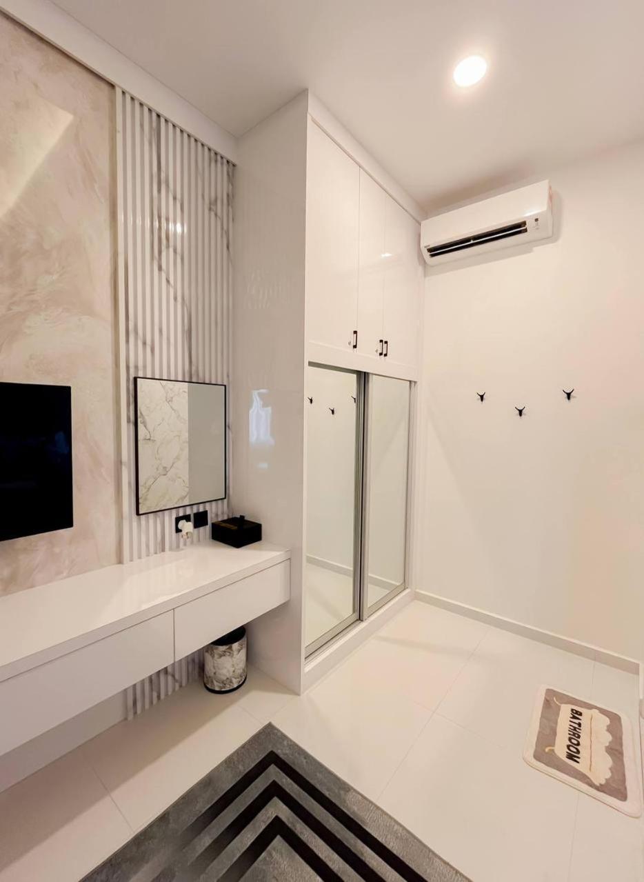 Auranad Tinyhouse Bandar Tanah Merah Wifi Netflix Экстерьер фото